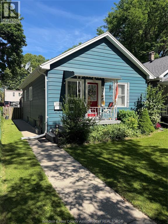 3612 King, Windsor, ON