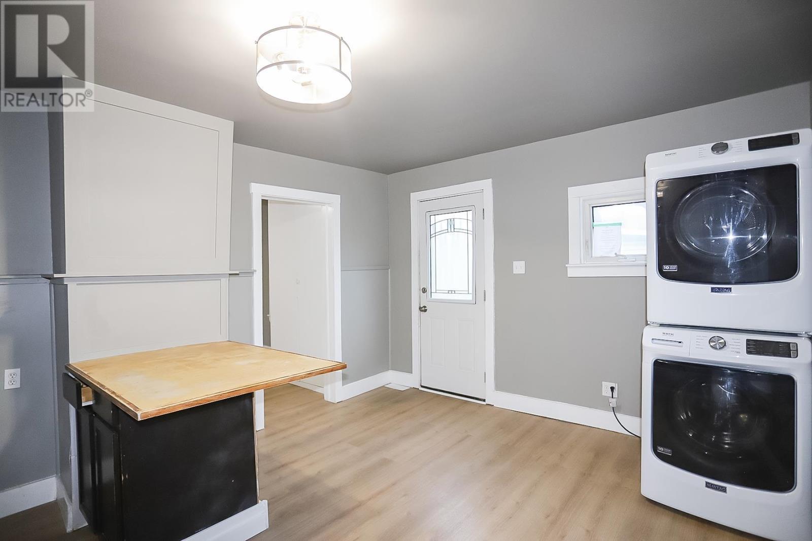299 Goulais Ave, Sault Ste Marie, ON - Indoor Photo Showing Laundry Room