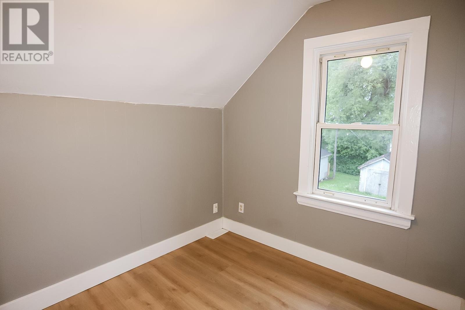 299 Goulais Ave, Sault Ste Marie, ON - Indoor Photo Showing Other Room