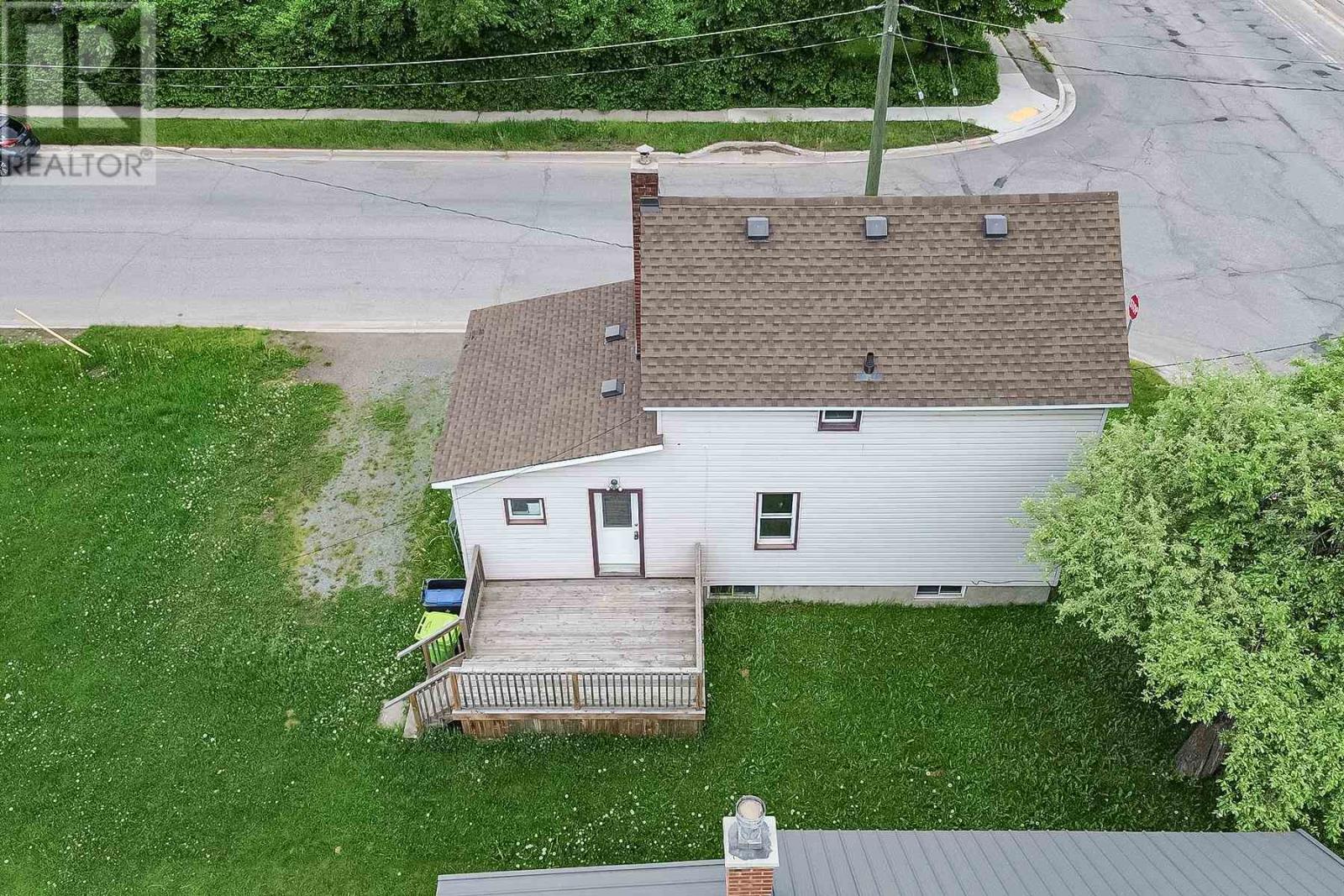 299 Goulais Ave, Sault Ste Marie, ON - Outdoor