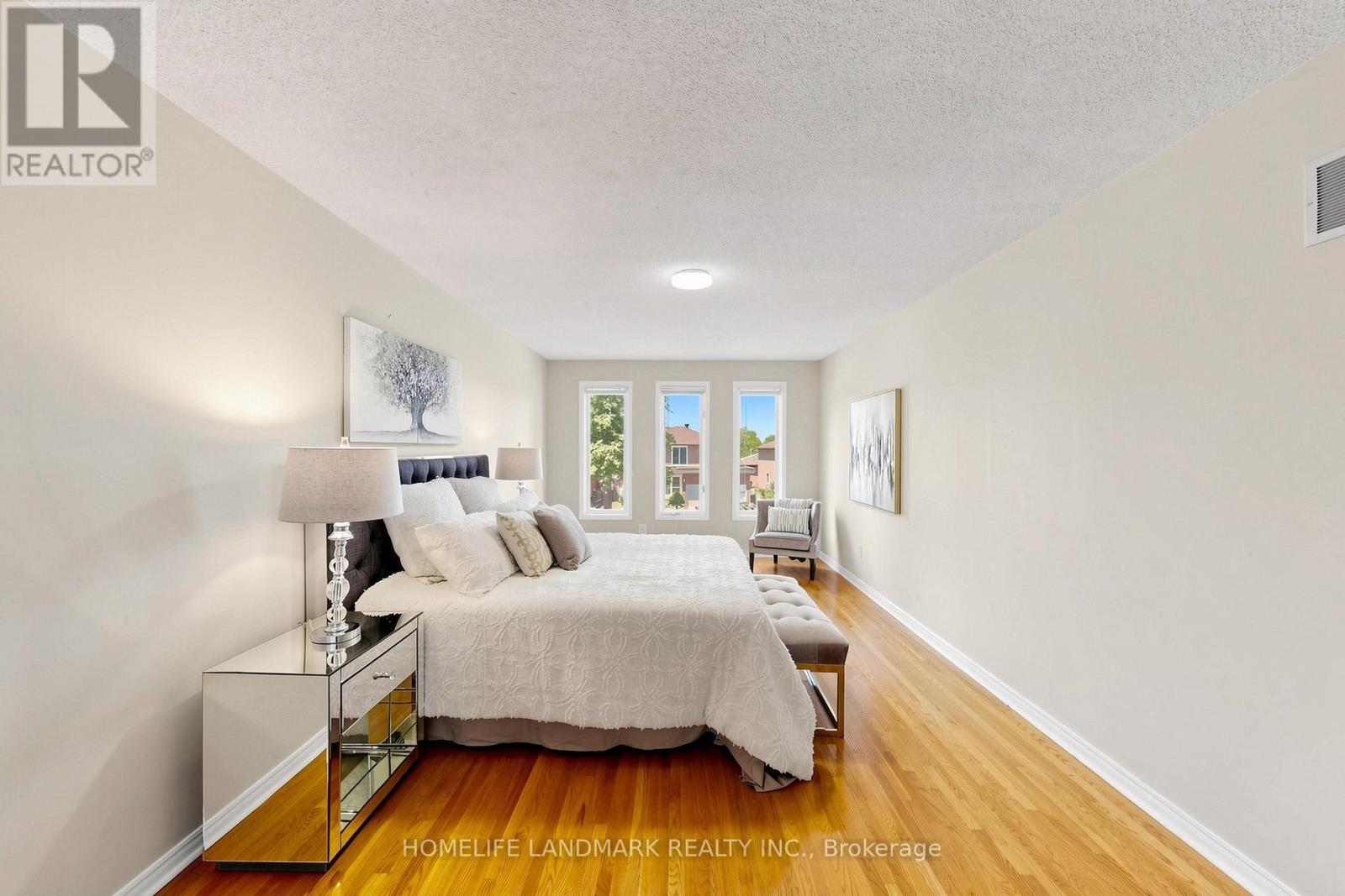 33 Dundee Crescent, Markham, ON