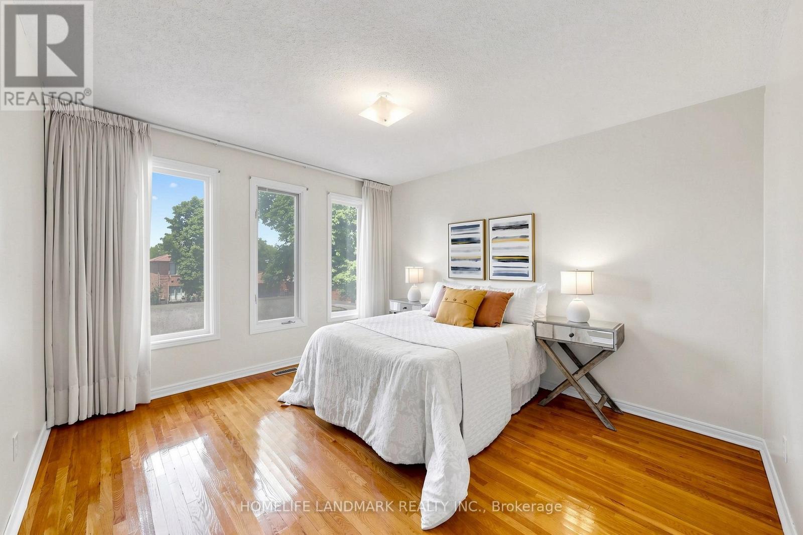 33 Dundee Crescent, Markham, ON