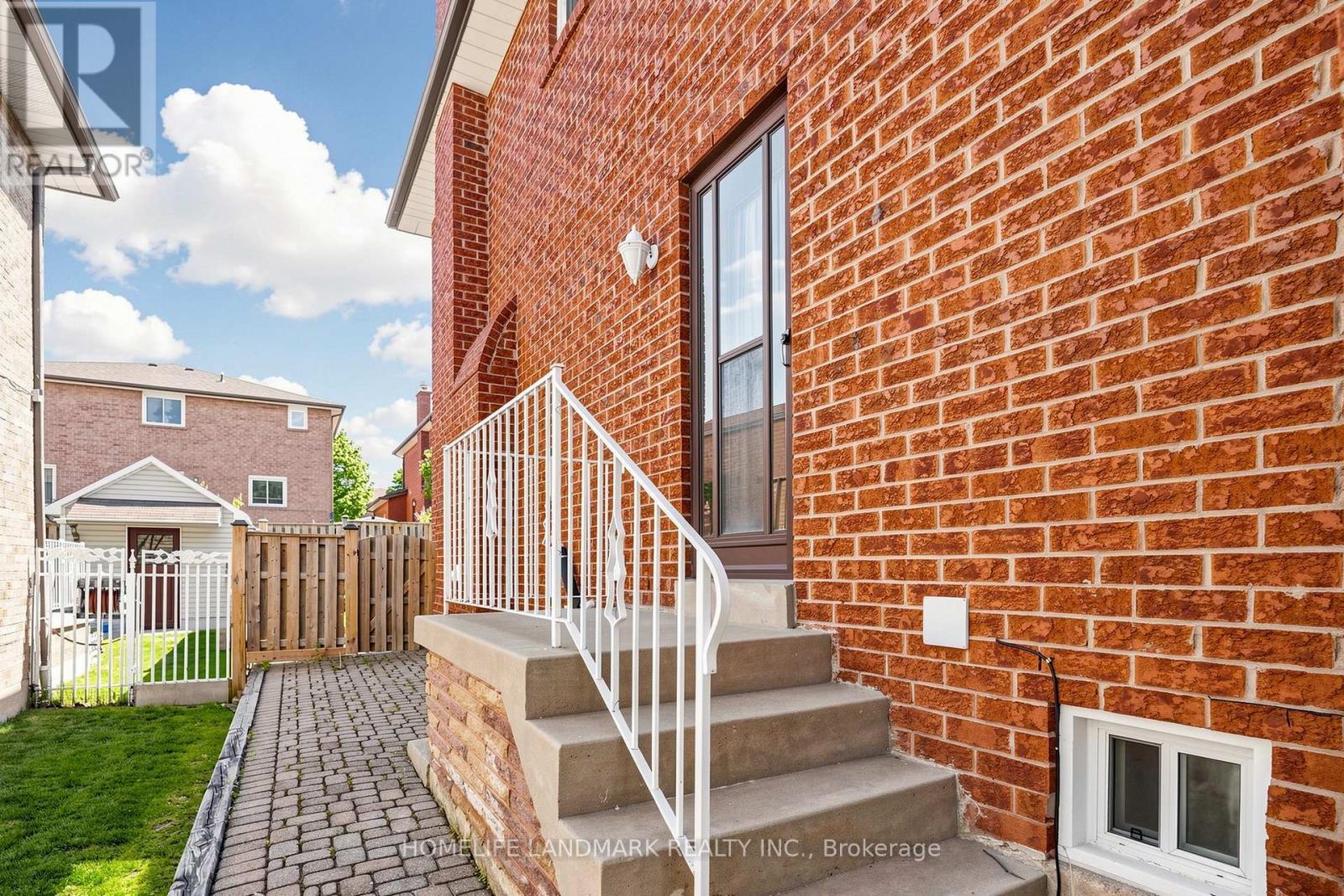 33 Dundee Crescent, Markham, ON