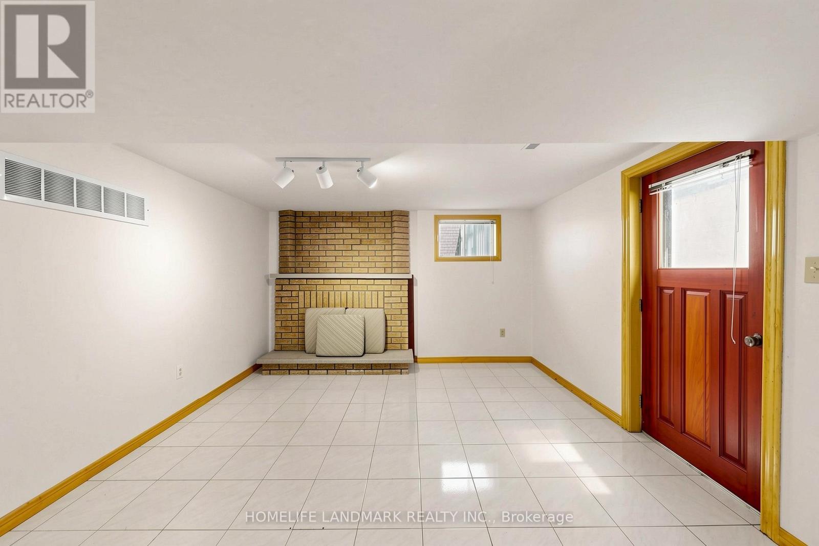 33 Dundee Crescent, Markham, ON