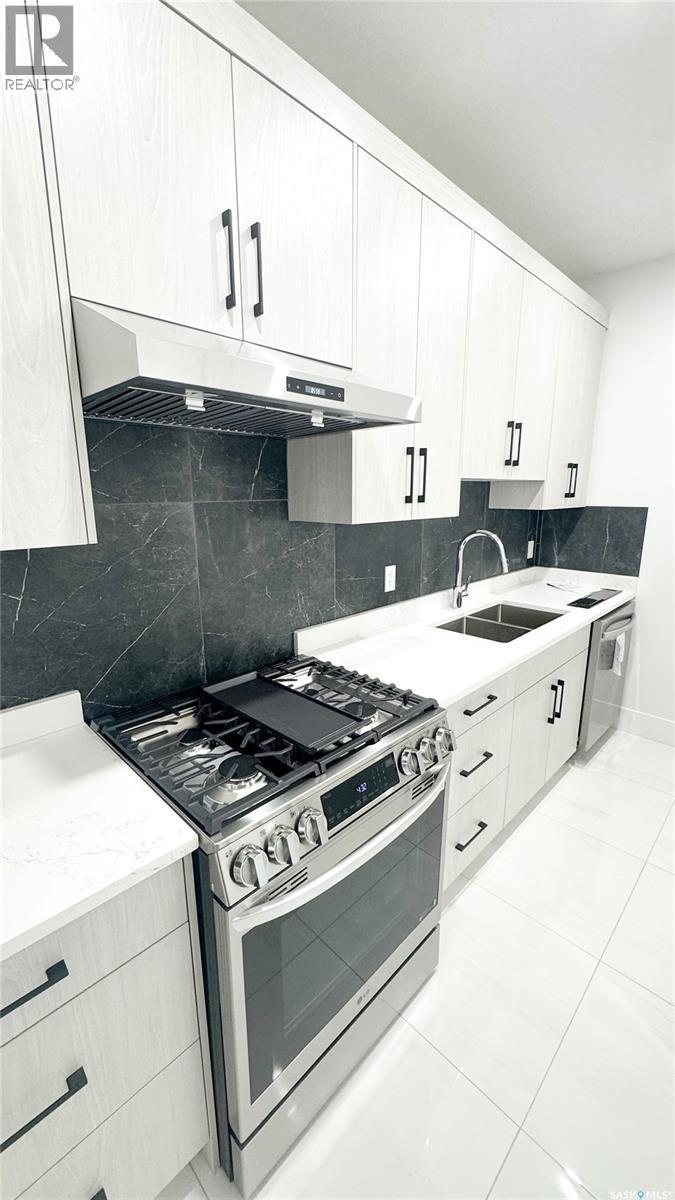 430 Nazarali Manor, Saskatoon, SK