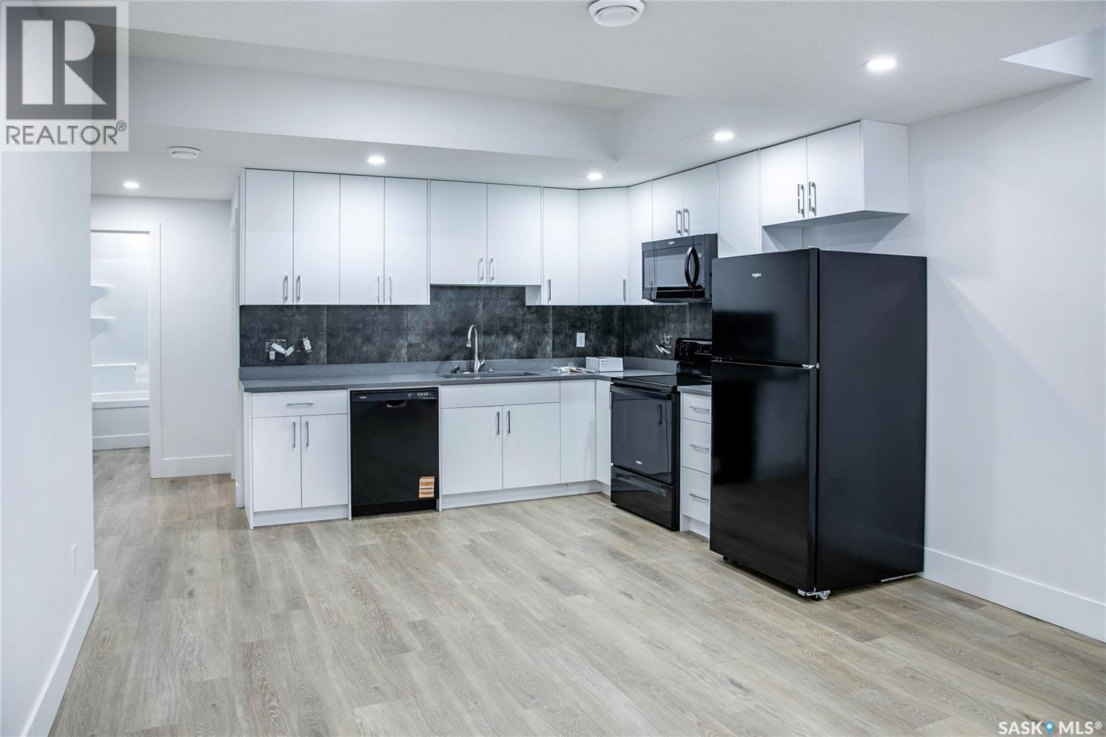 430 Nazarali Manor, Saskatoon, SK