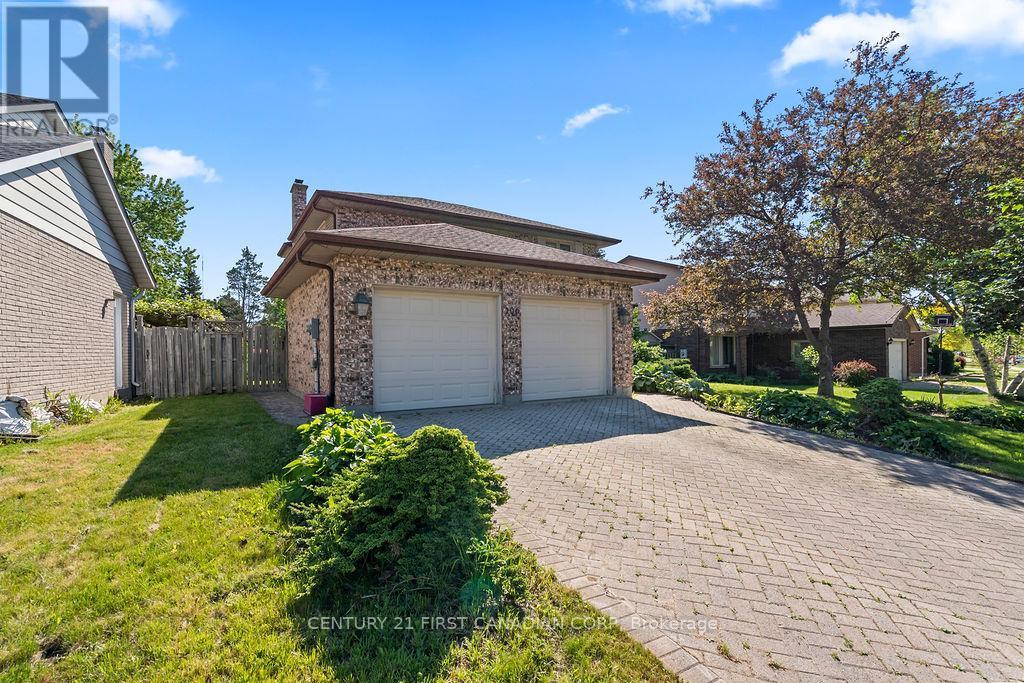 106 Pine Valley Drive, London South (South N), ON