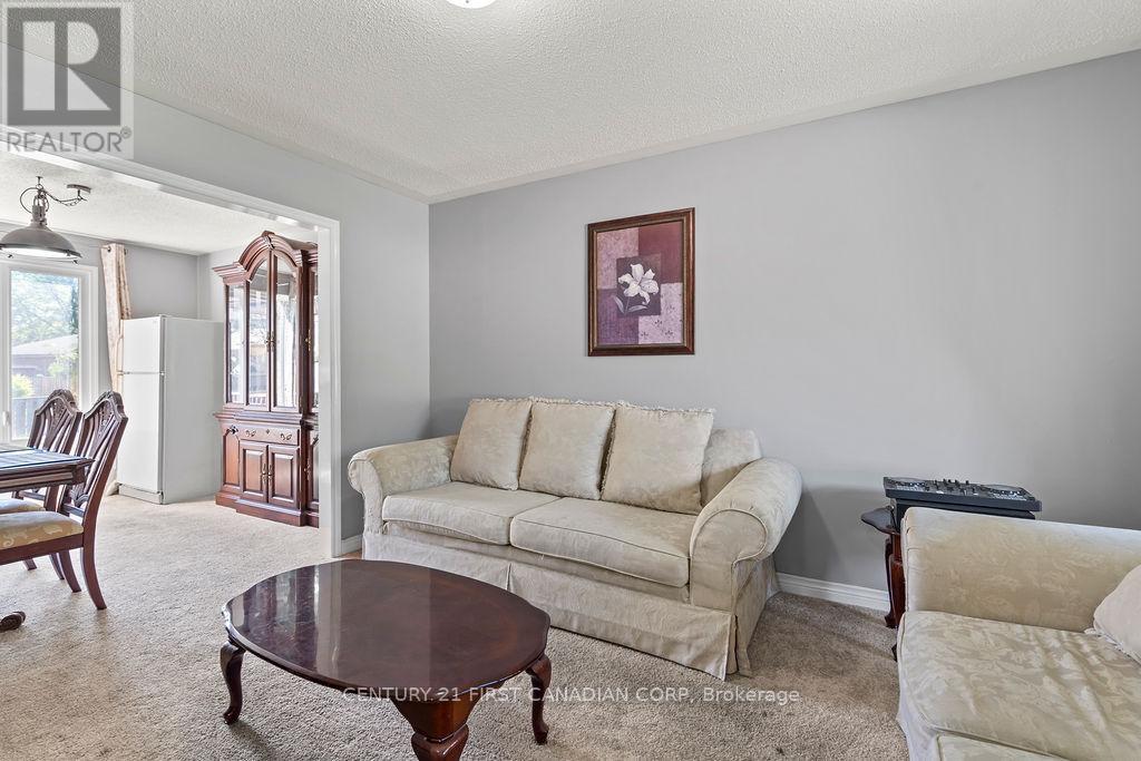 106 Pine Valley Drive, London South (South N), ON