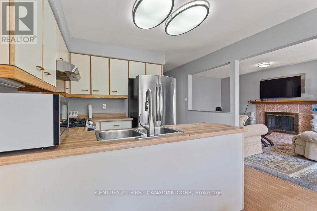 106 Pine Valley Drive, London South (South N), ON