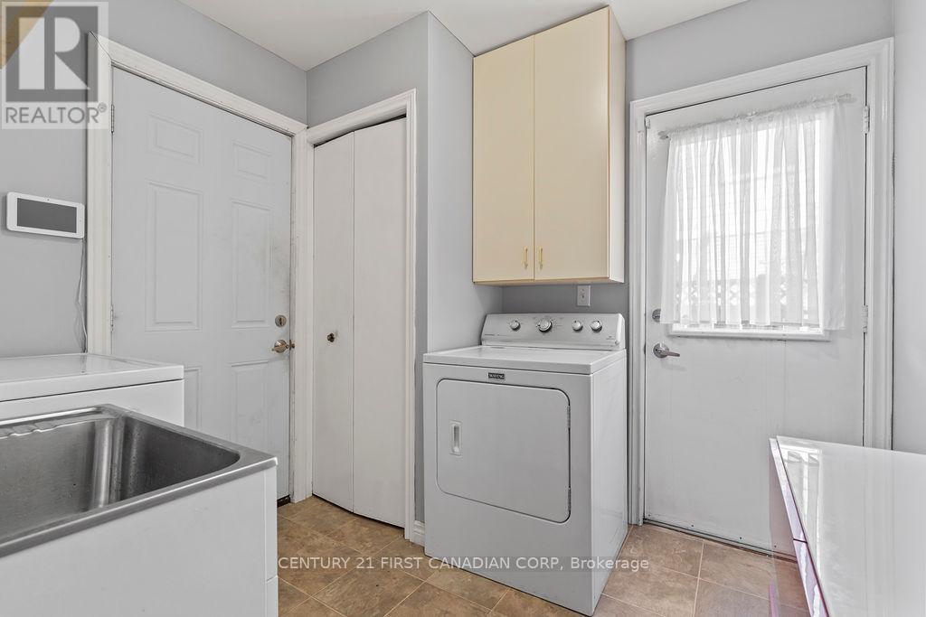 106 Pine Valley Drive, London South (South N), ON