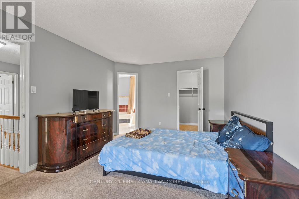 106 Pine Valley Drive, London South (South N), ON