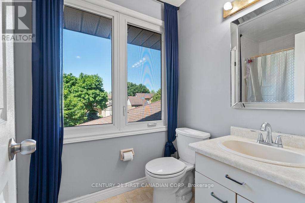 106 Pine Valley Drive, London South (South N), ON