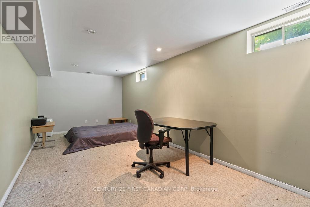 106 Pine Valley Drive, London South (South N), ON