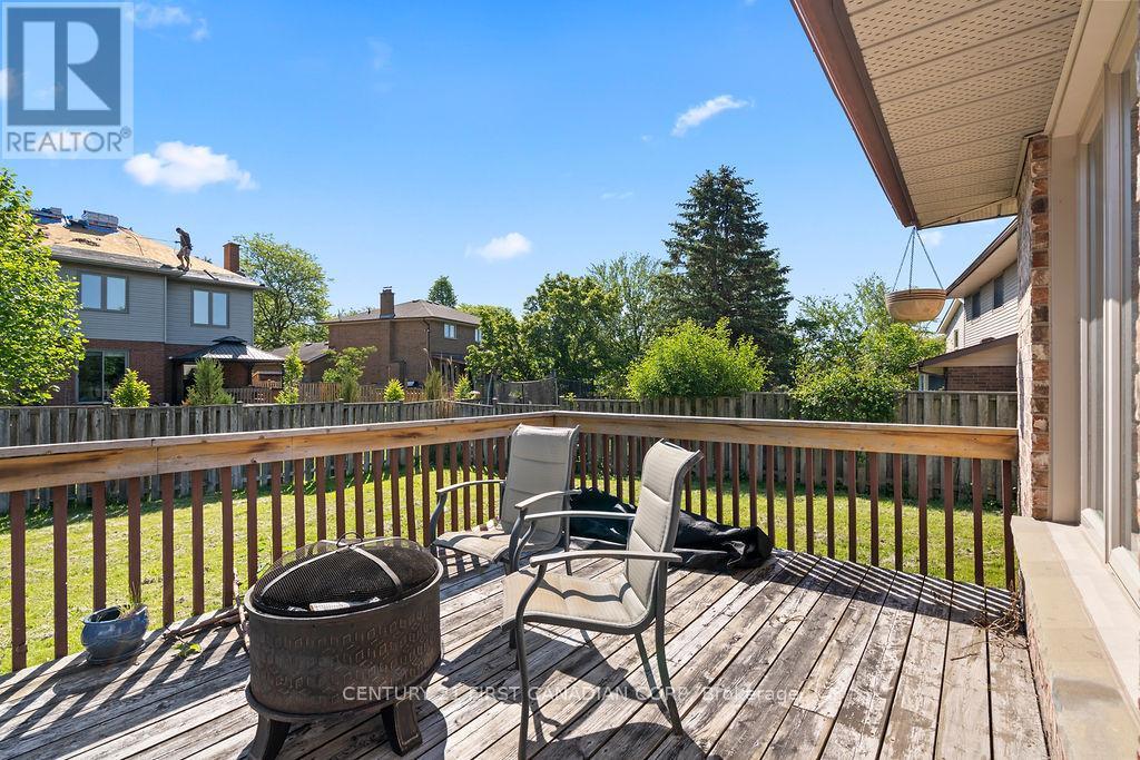 106 Pine Valley Drive, London South (South N), ON