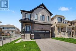 LOWER - 112 WEST OAK TRAIL Barrie, ON L9J 0L1