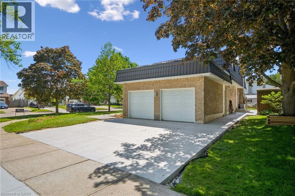 31 Glen Lake Crescent, Kitchener, ON