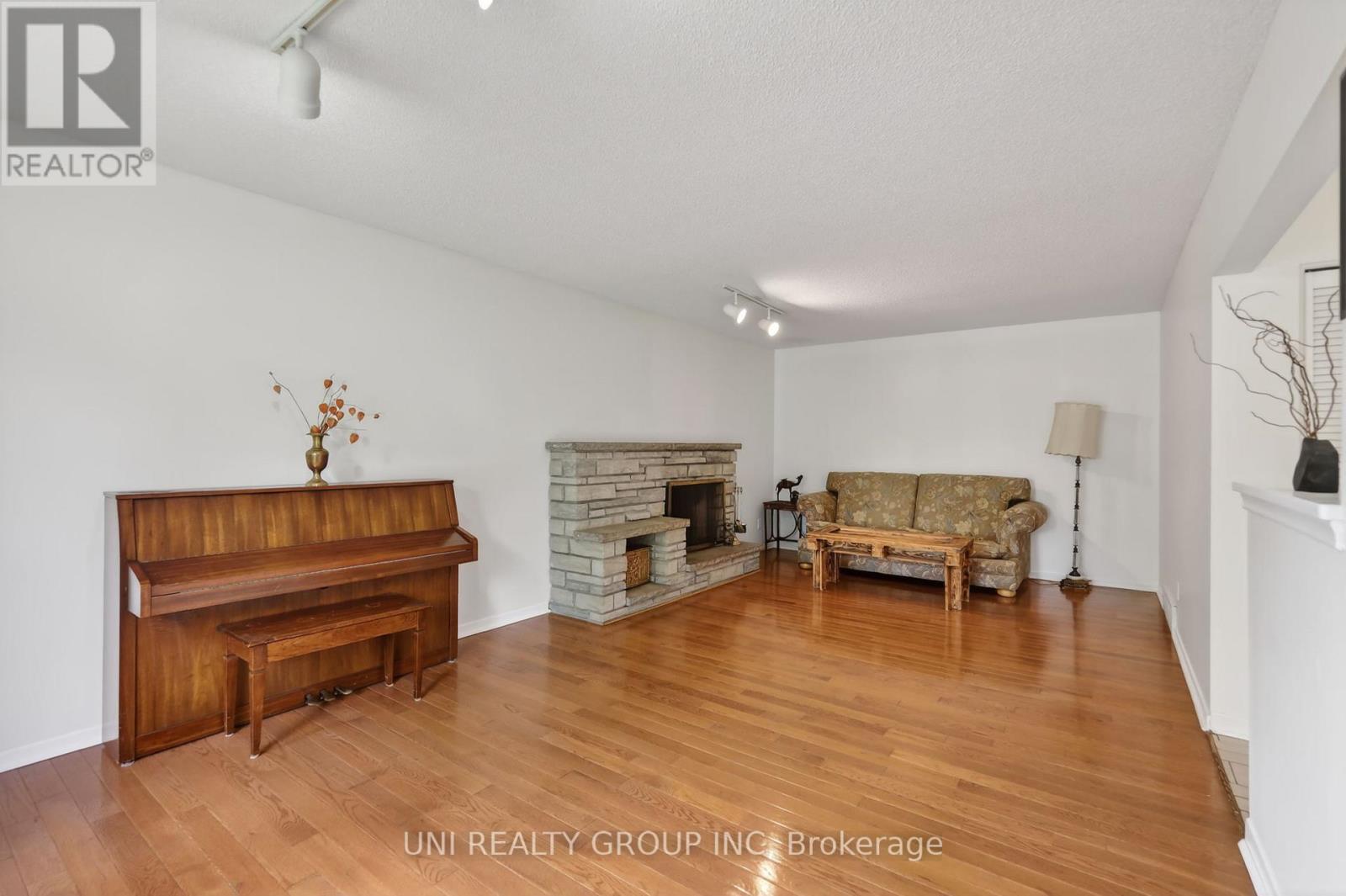 2554 Egan Road, Ottawa, ON
