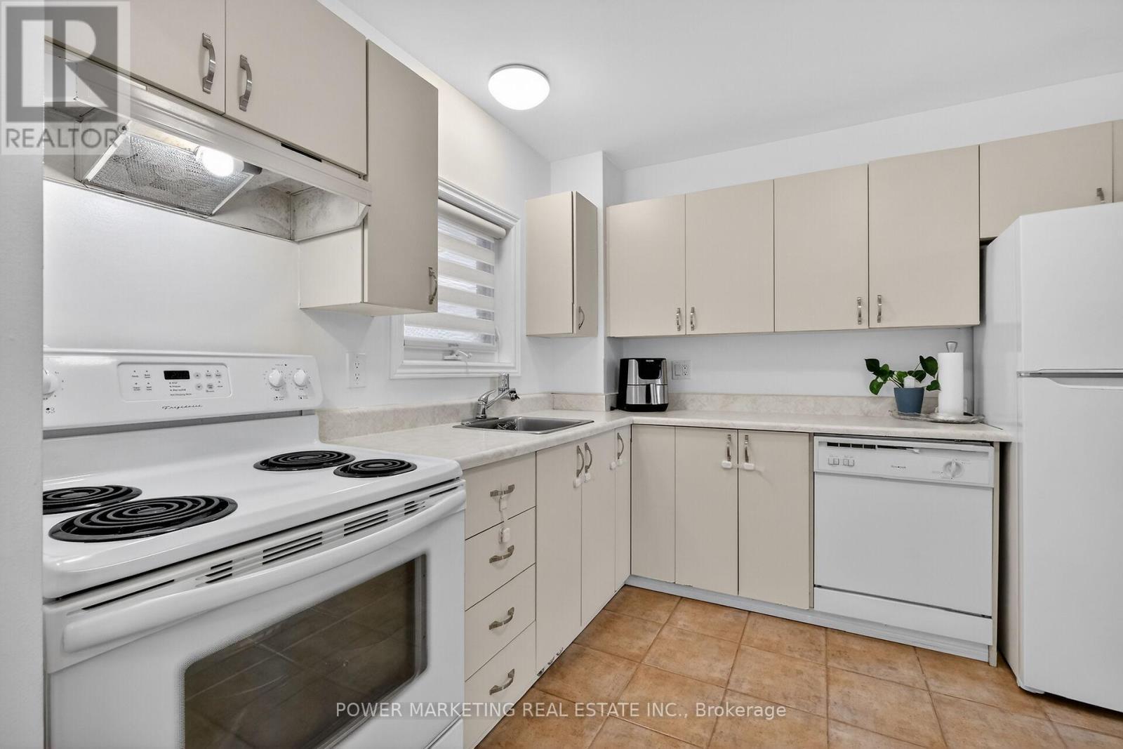 104 Bannerhill, Ottawa, ON