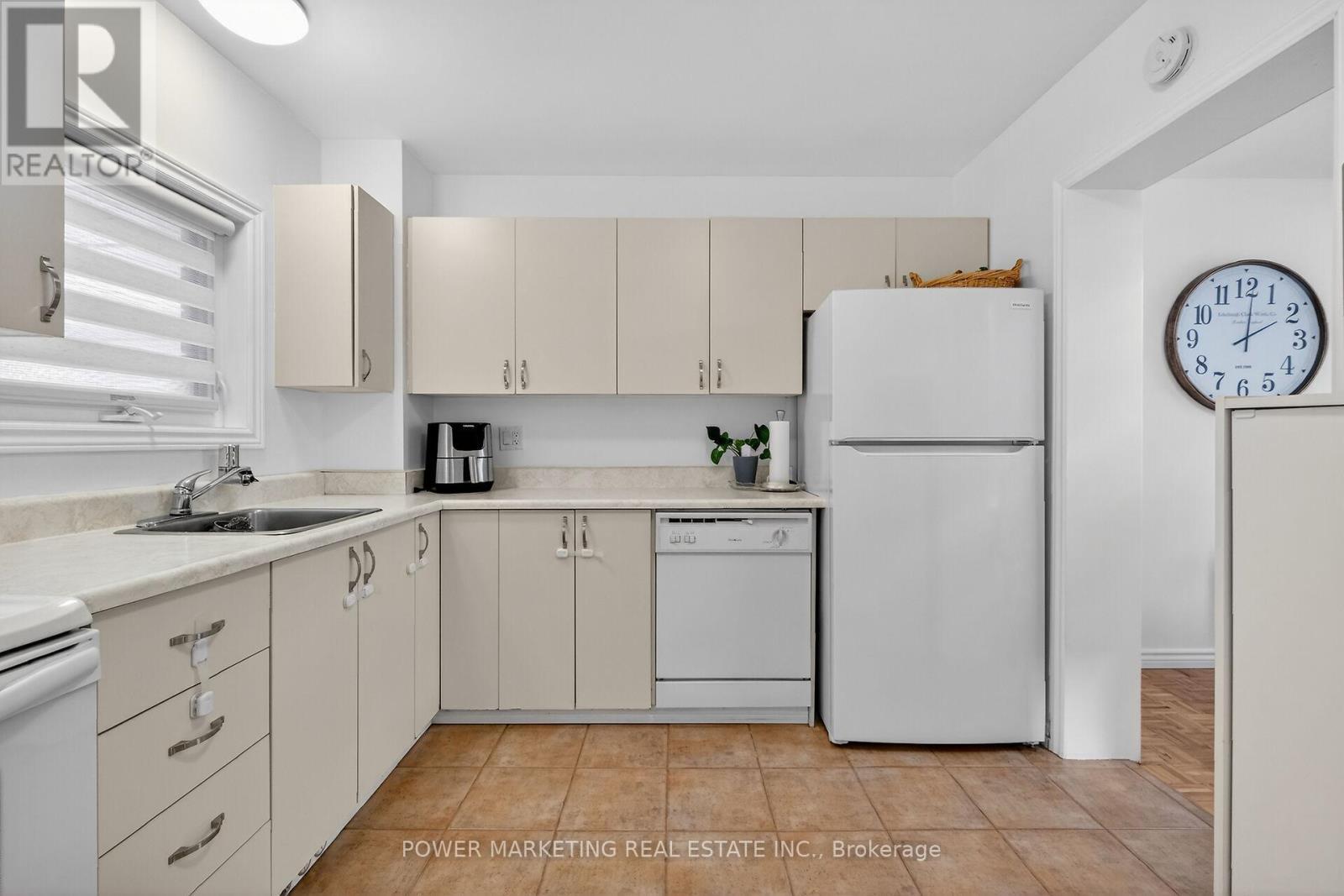104 Bannerhill, Ottawa, ON