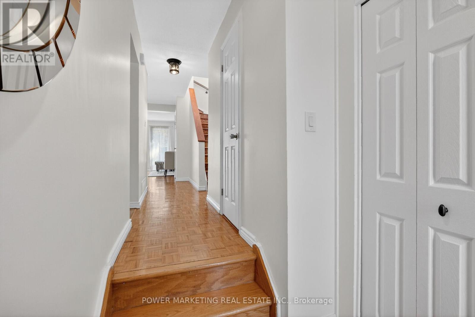 104 Bannerhill, Ottawa, ON