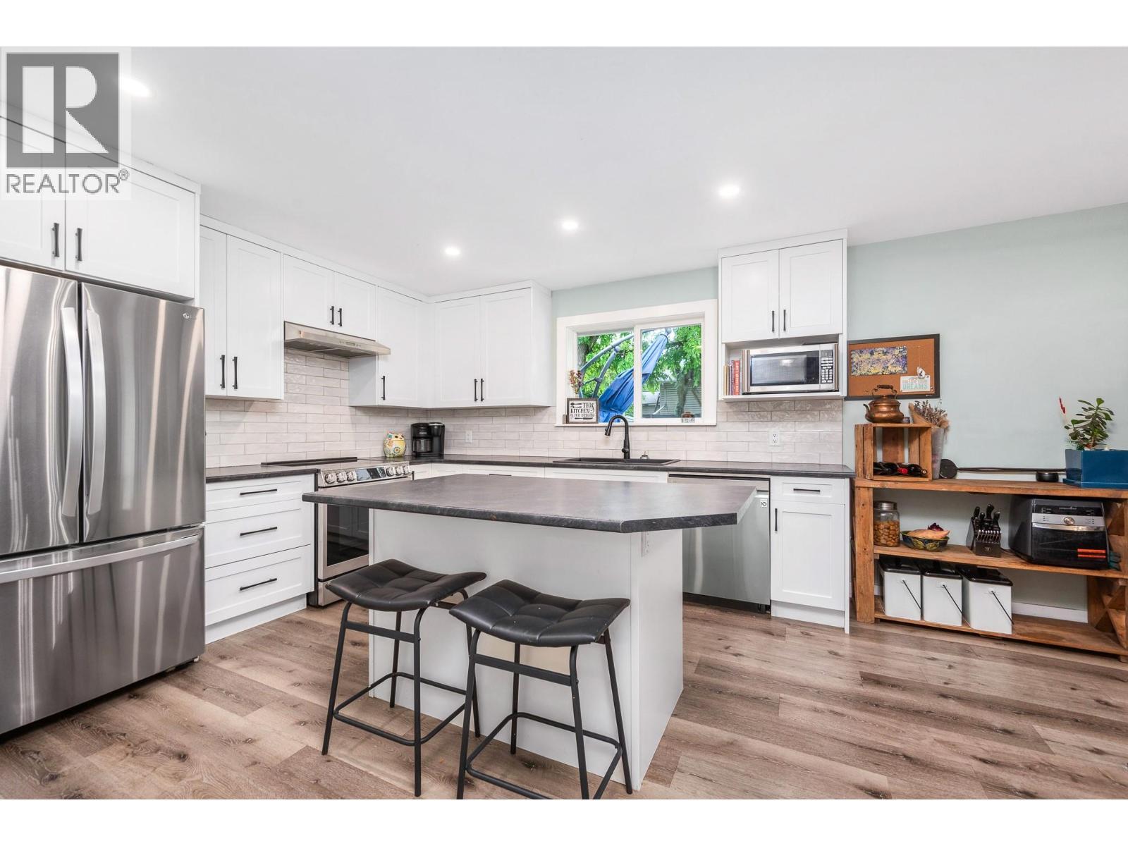 6596 Lavington Way, Coldstream, BC