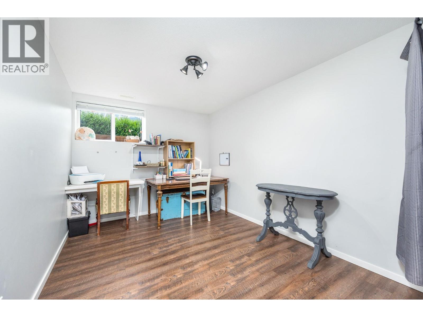 Laundry room/den - 6596 Lavington Way, Coldstream, BC