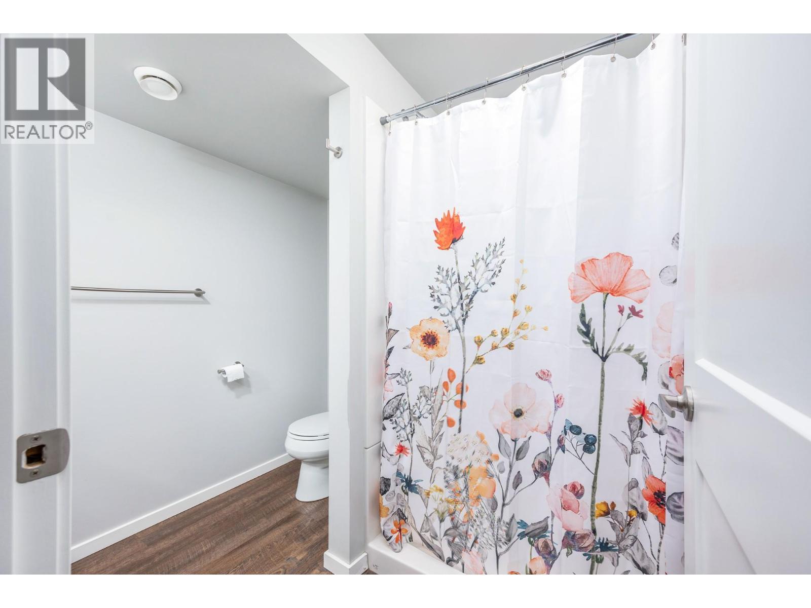 Full bath in basement - 6596 Lavington Way, Coldstream, BC