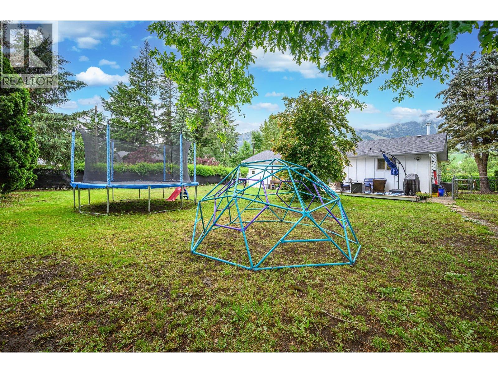 6596 Lavington Way, Coldstream, BC