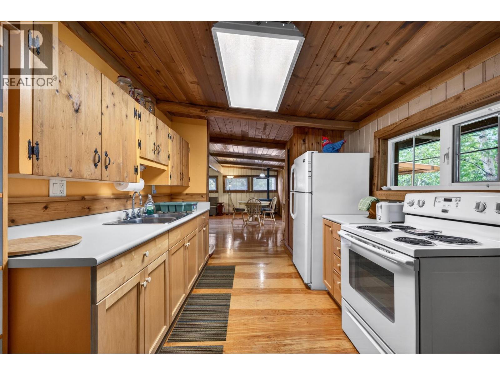 2030 Solsqua-Sicamous Road, Sicamous, BC - Indoor Photo Showing Kitchen With Double Sink
