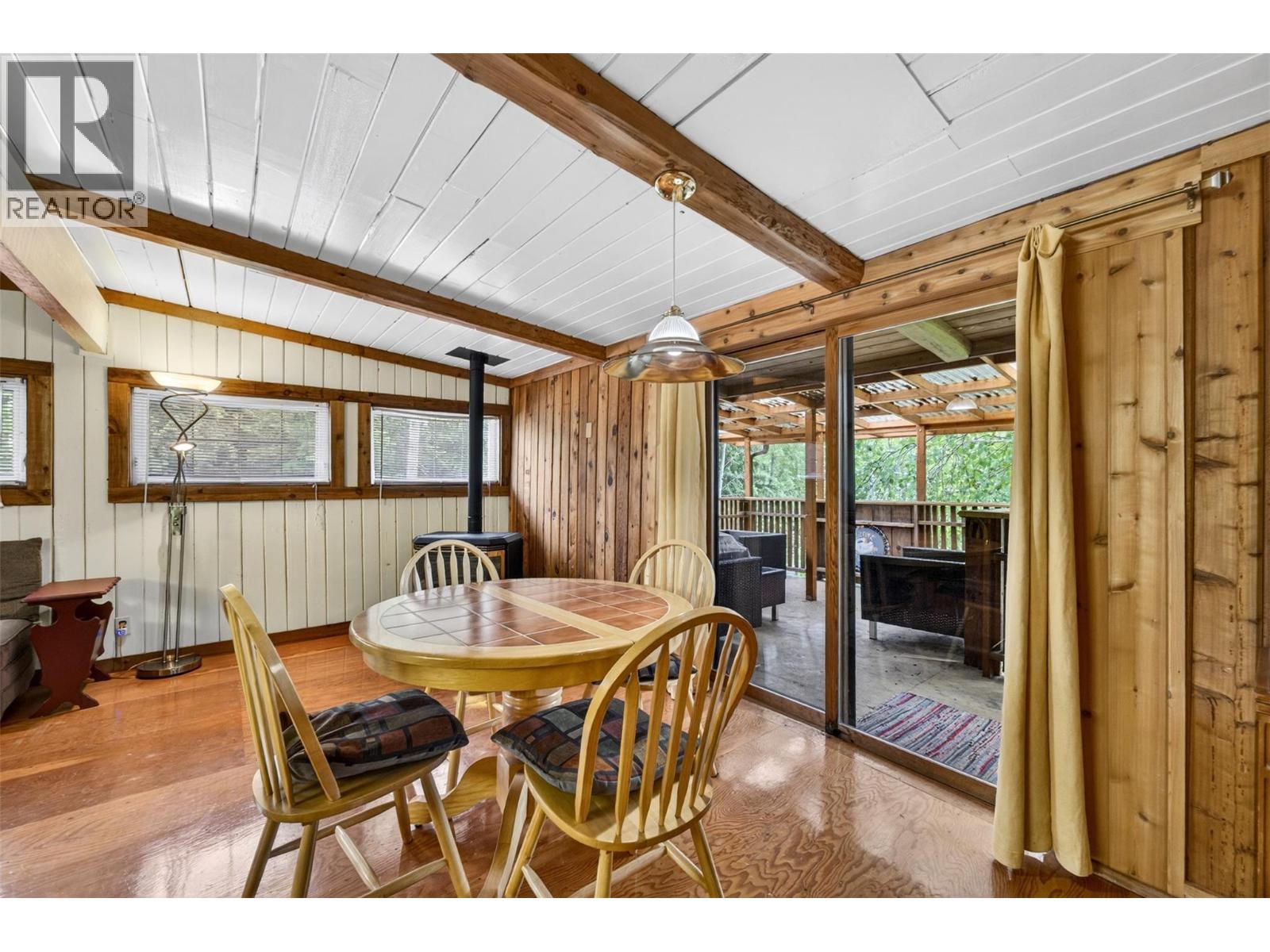 2030 Solsqua-Sicamous Road, Sicamous, BC - Indoor Photo Showing Dining Room