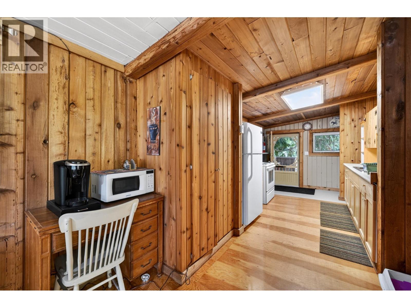 2030 Solsqua-Sicamous Road, Sicamous, BC - Indoor Photo Showing Other Room