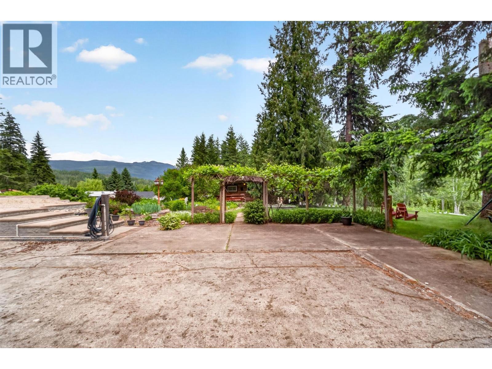 2030 Solsqua-Sicamous Road, Sicamous, BC - Outdoor
