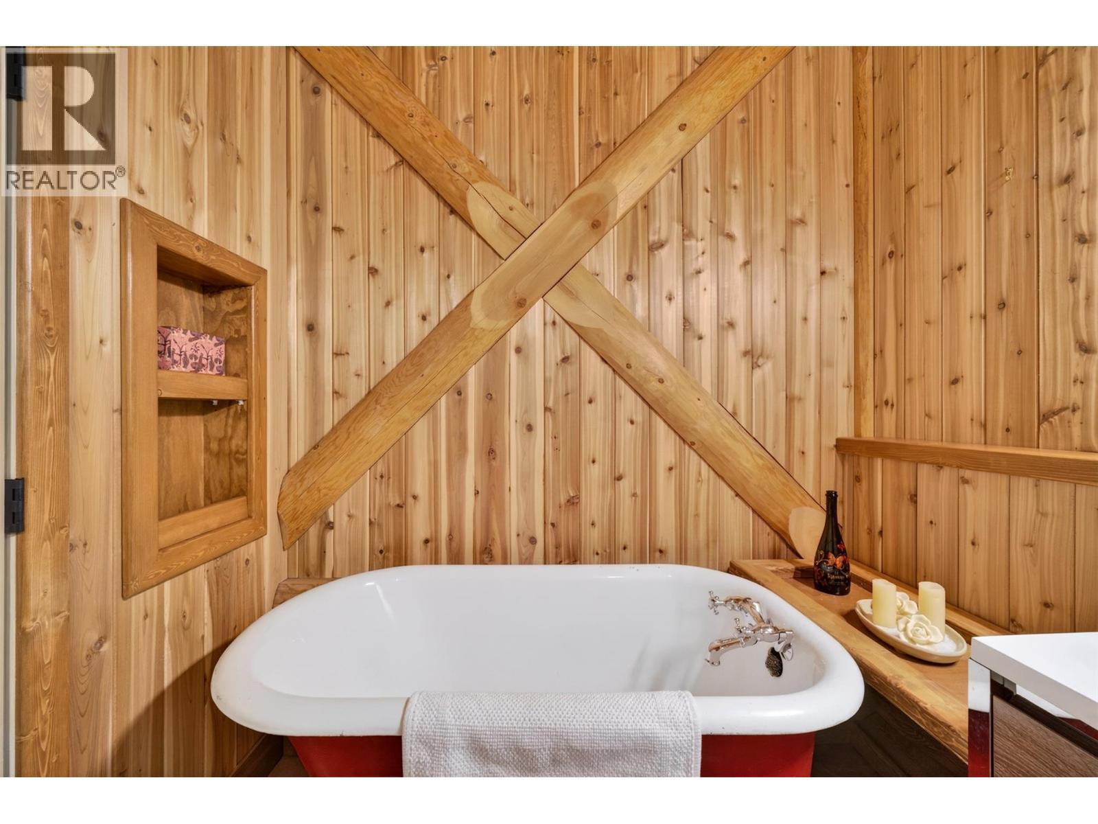 2030 Solsqua-Sicamous Road, Sicamous, BC - Indoor