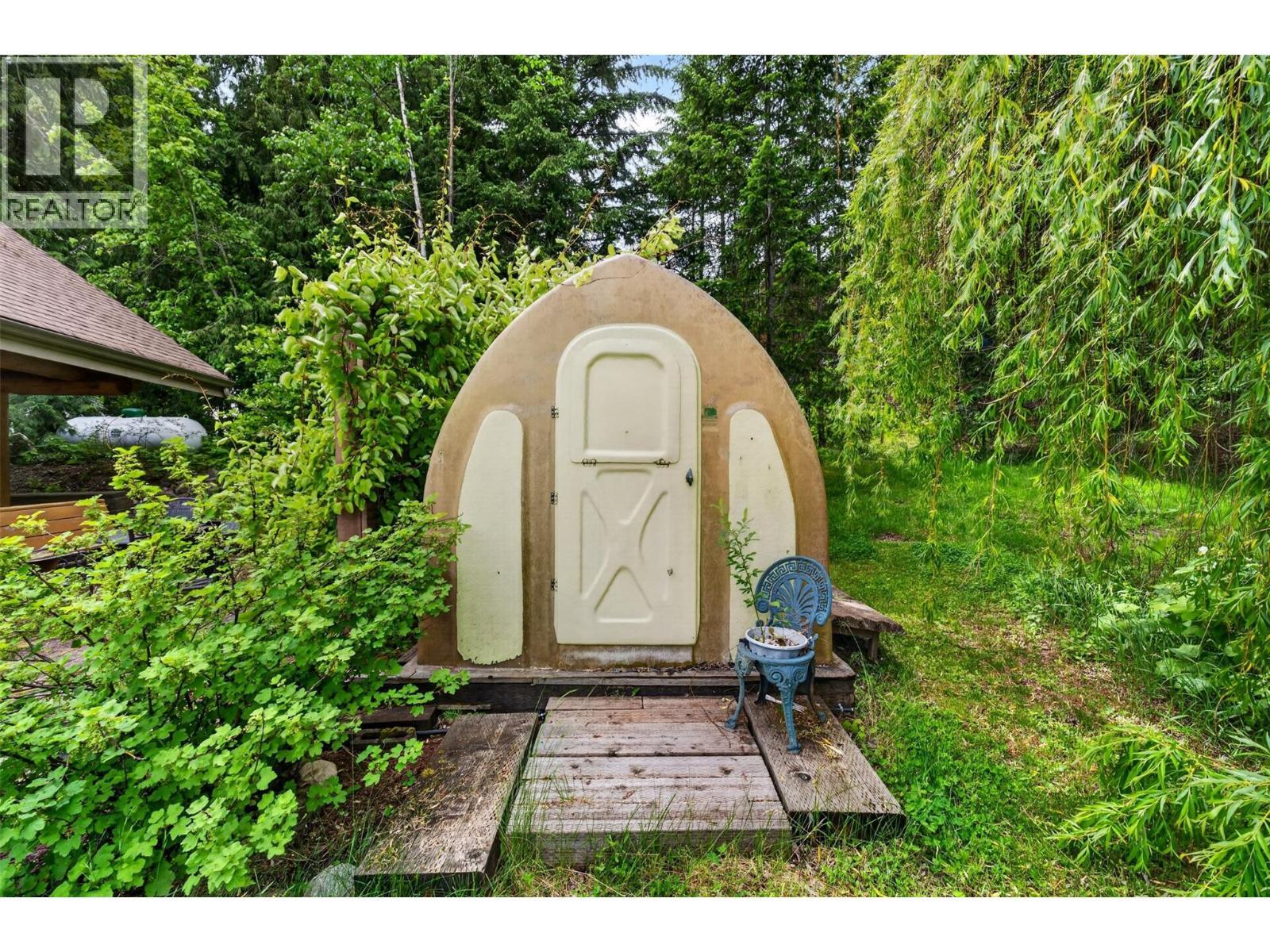 2030 Solsqua-Sicamous Road, Sicamous, BC - Outdoor