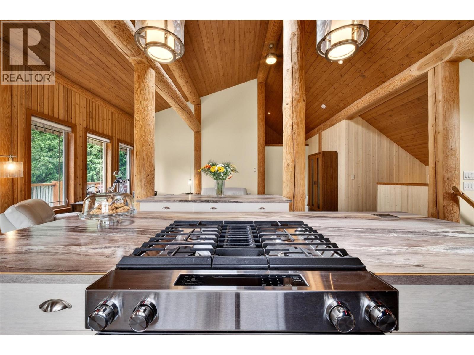 2030 Solsqua-Sicamous Road, Sicamous, BC - Indoor Photo Showing Kitchen