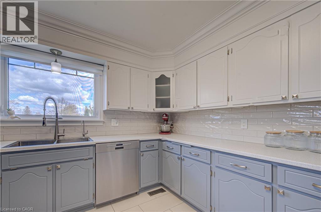 4 Ronald Road, Cambridge, ON