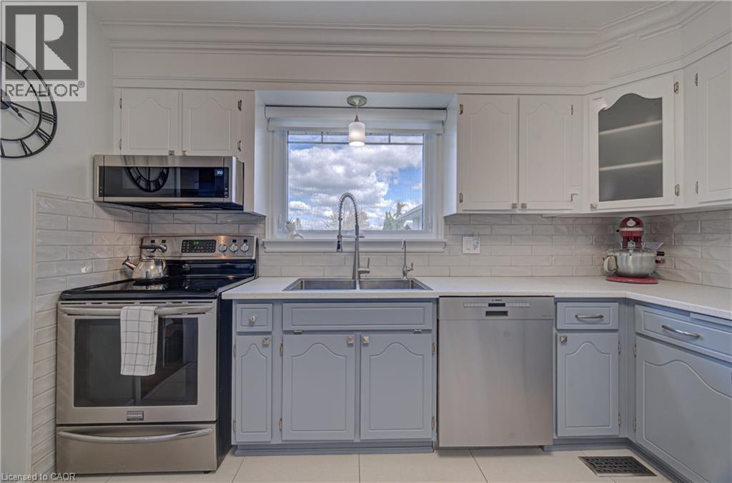4 Ronald Road, Cambridge, ON