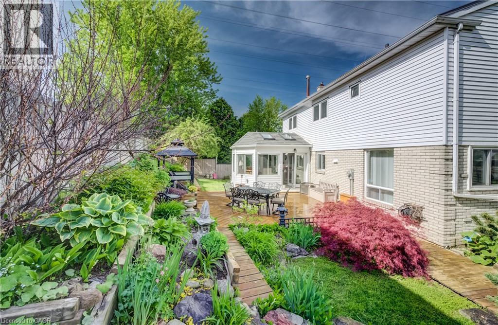 135 Royal Orchard Drive, Kitchener, ON - Outdoor
