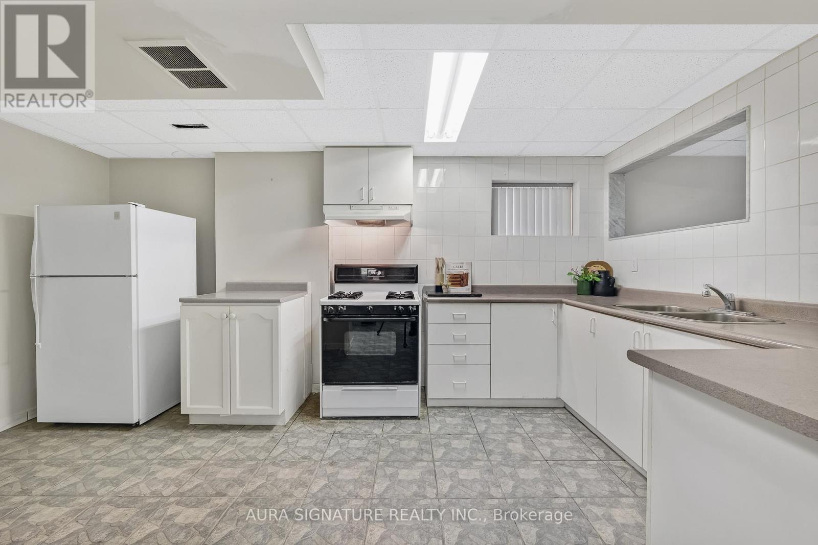 30 Graceview Court, Vaughan, ON