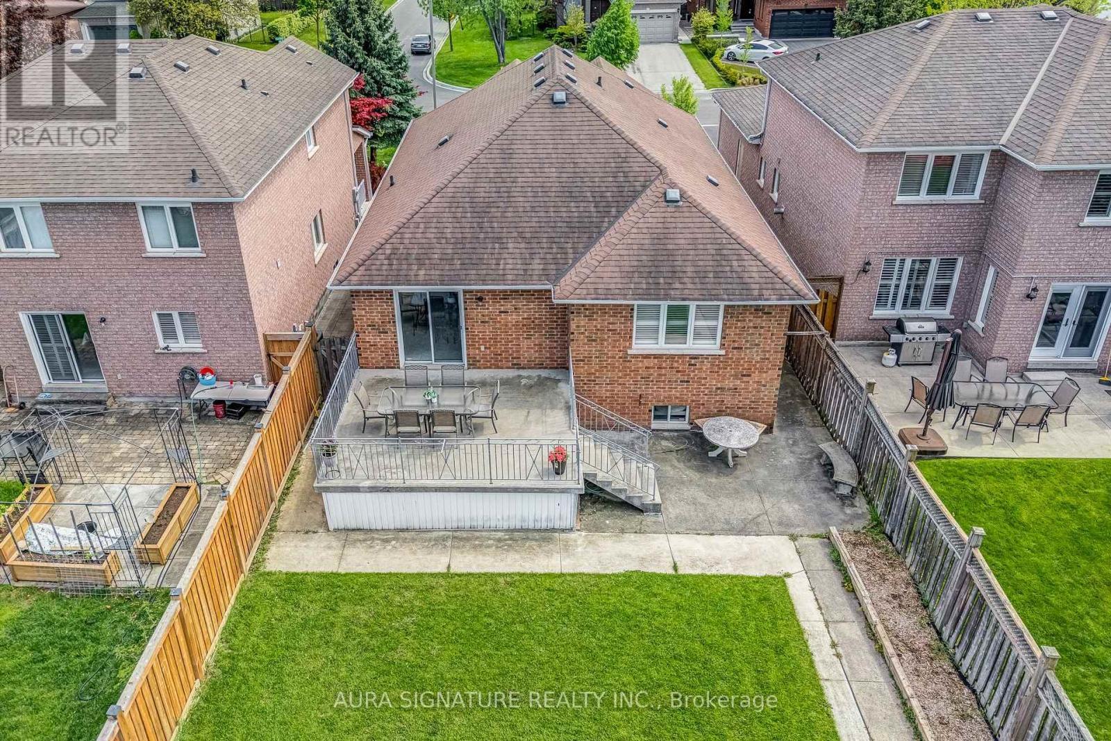 30 Graceview Court, Vaughan, ON