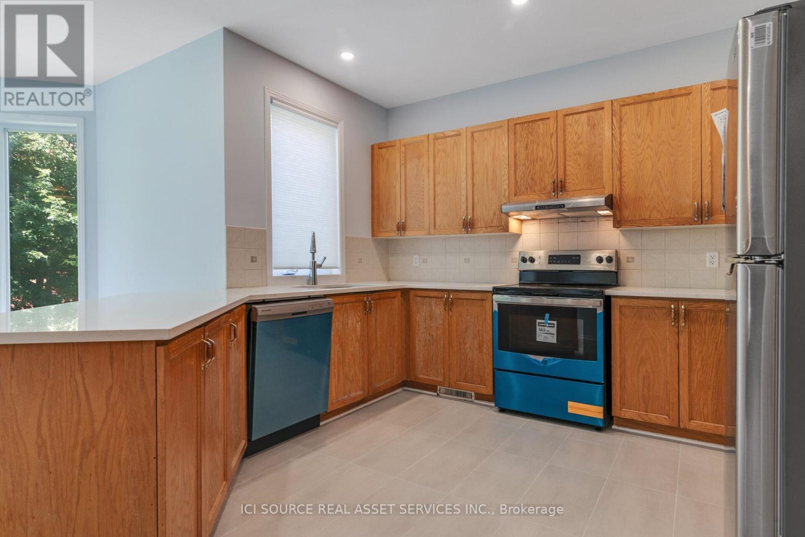 140 Annapolis Circle, Ottawa, ON
