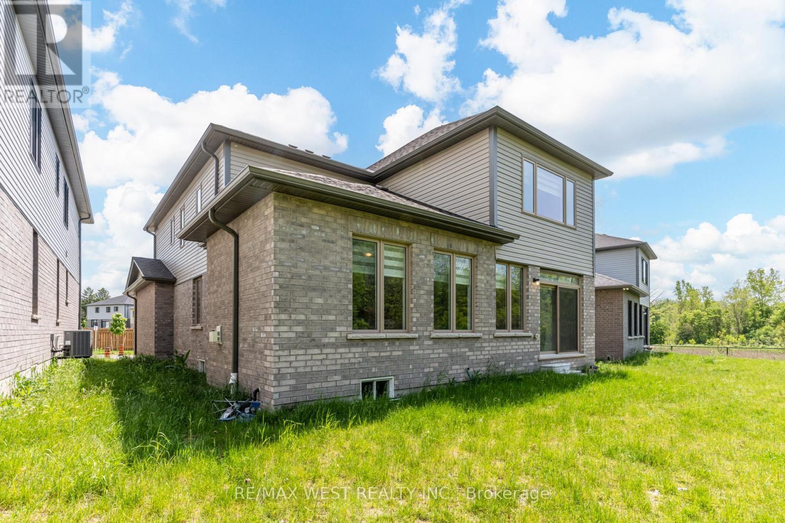 35 Gilham Way, Brant, ON