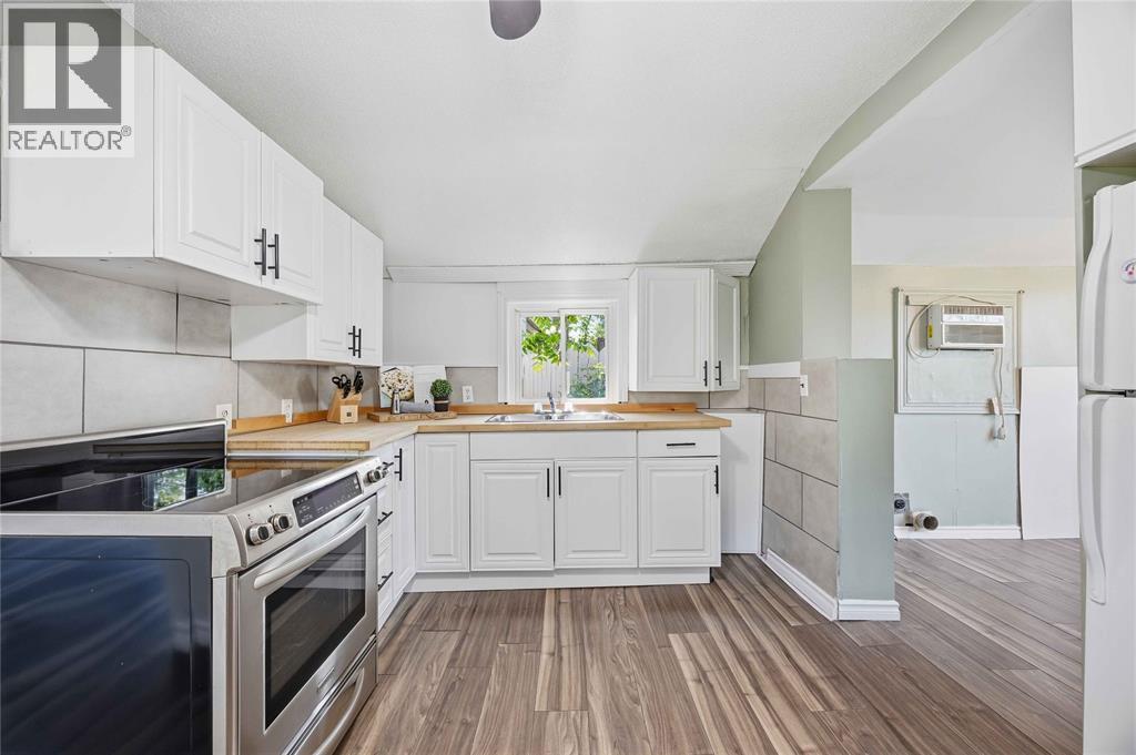 534 Plympton Street, Plympton-Wyoming, ON