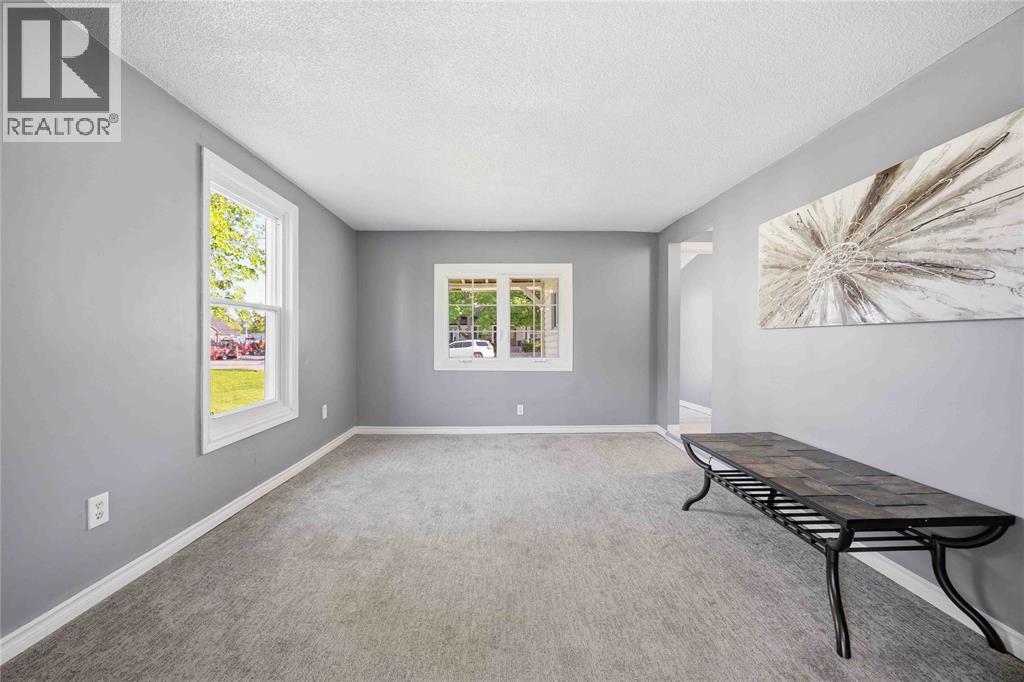 534 Plympton Street, Plympton-Wyoming, ON