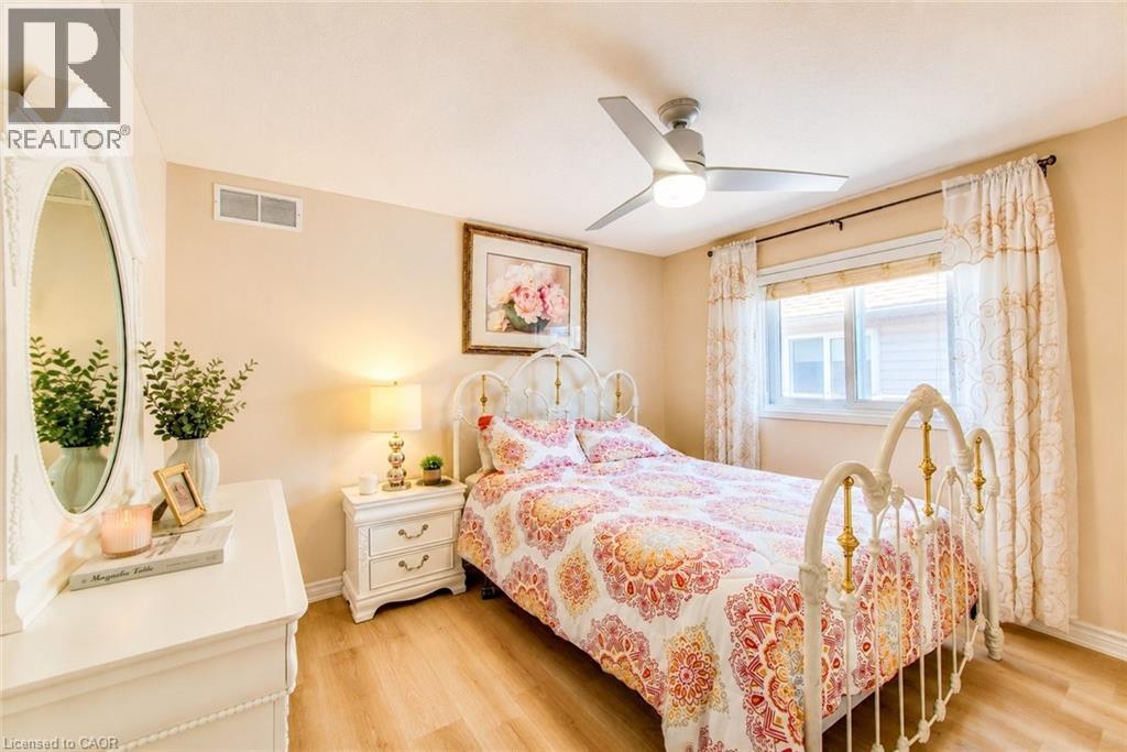 913 Copper Leaf Crescent, Kitchener, ON