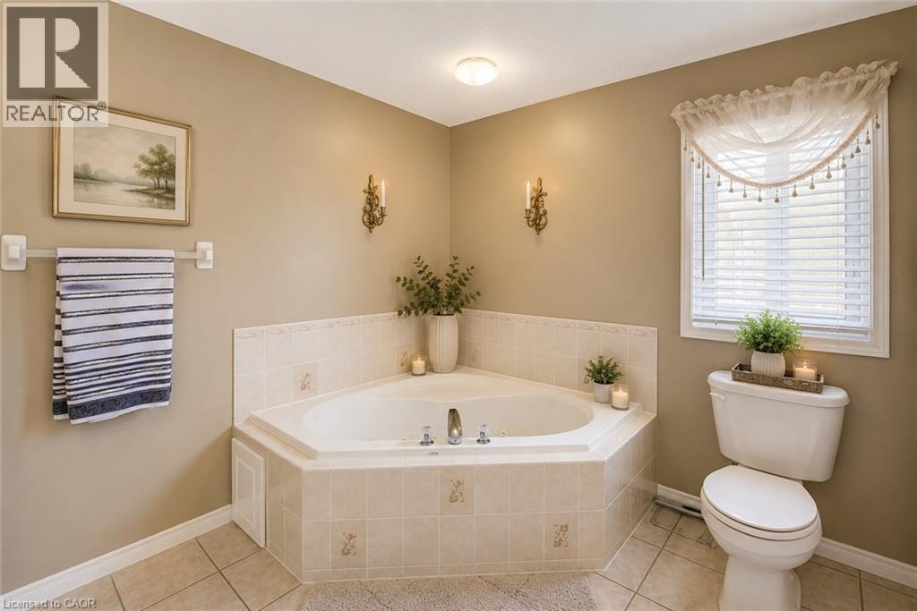 913 Copper Leaf Crescent, Kitchener, ON
