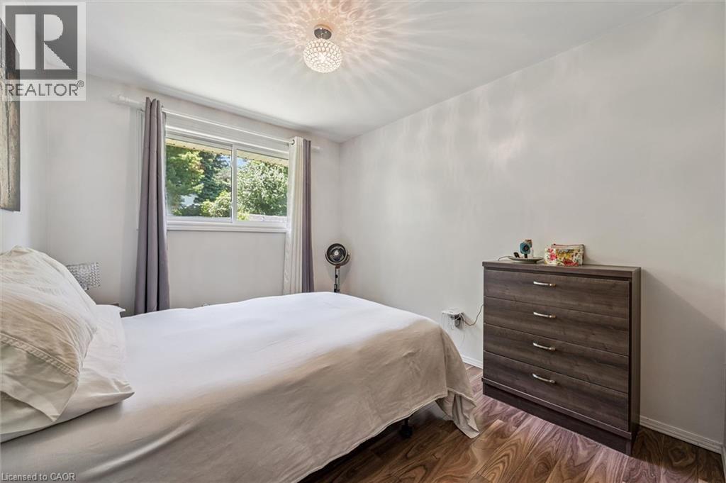24 Devonglen Court, Kitchener, ON