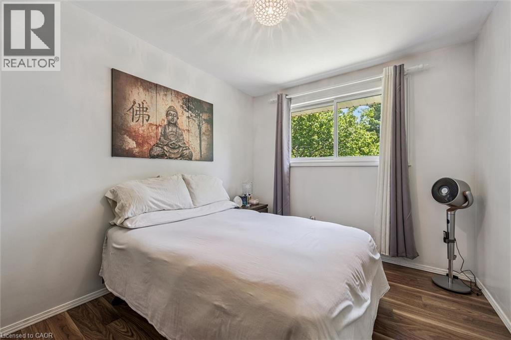 24 Devonglen Court, Kitchener, ON