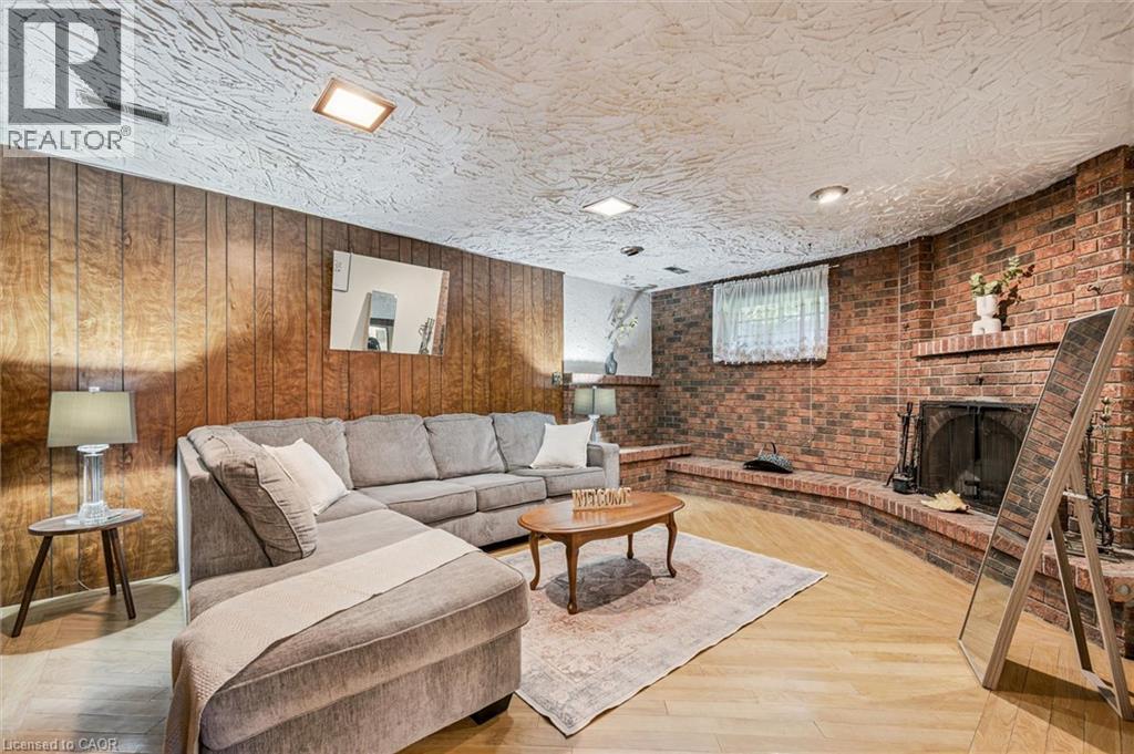 24 Devonglen Court, Kitchener, ON