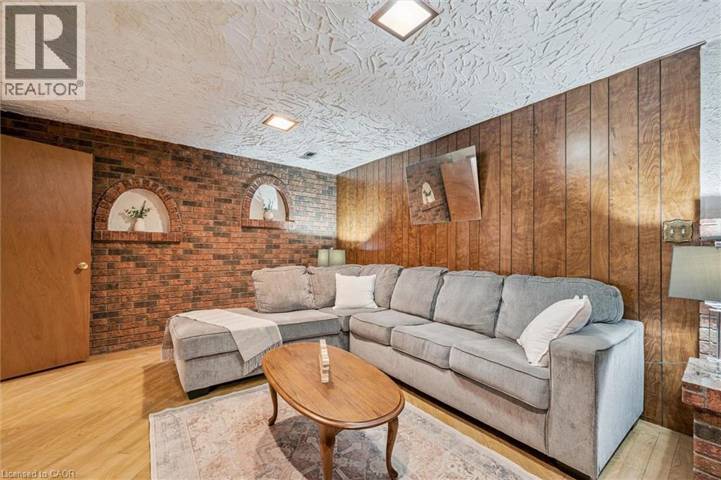 24 Devonglen Court, Kitchener, ON
